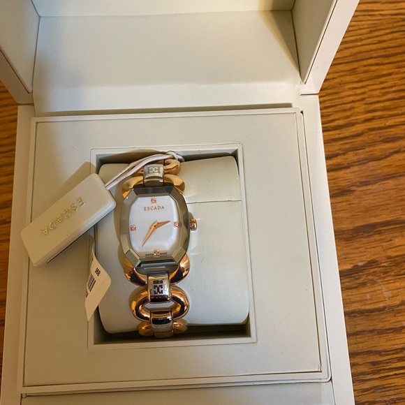 NWT Escada two tone watch. - Picture 3 of 4